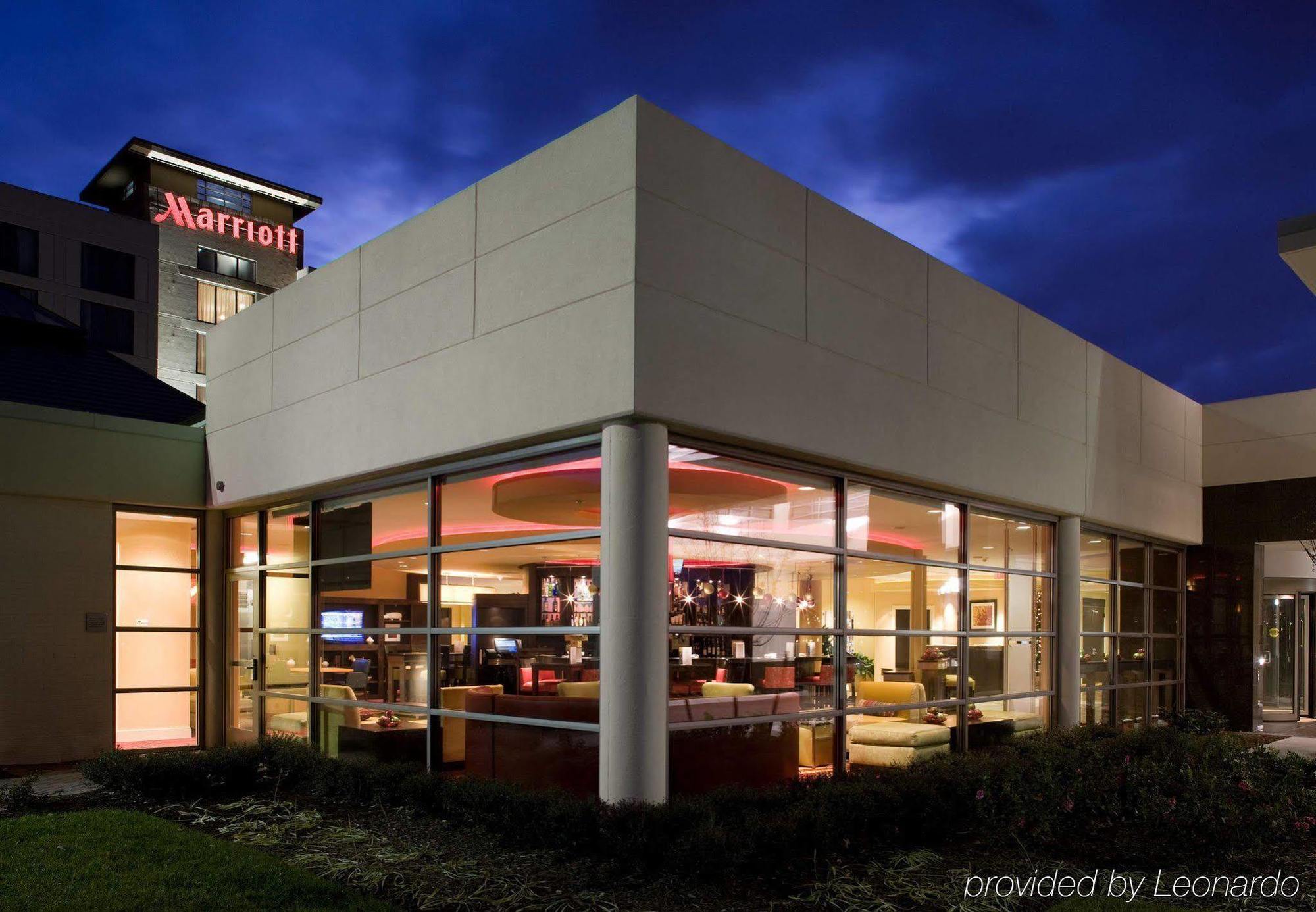 Holiday Inn Chesapeake Exterior photo