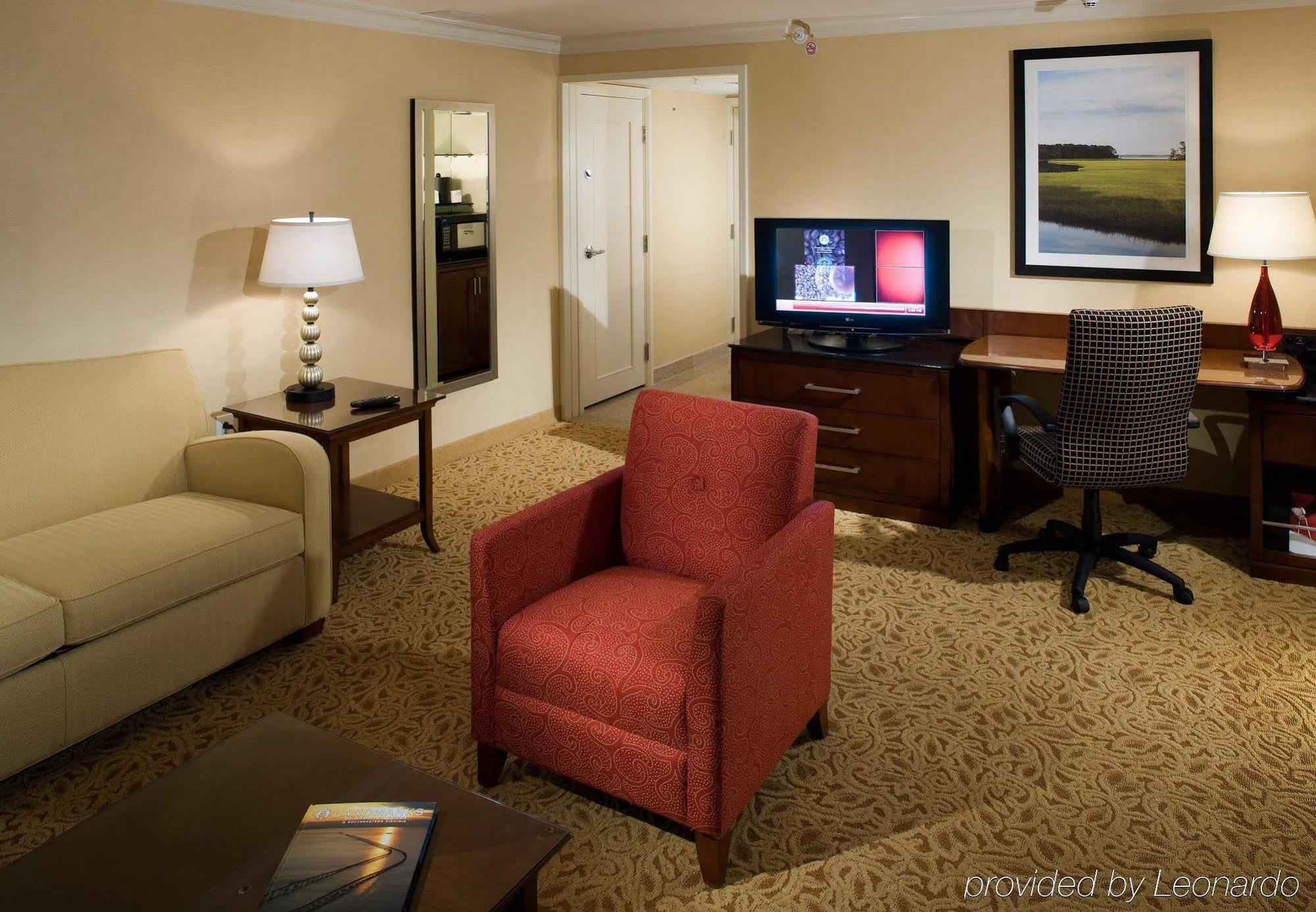 Holiday Inn Chesapeake Room photo
